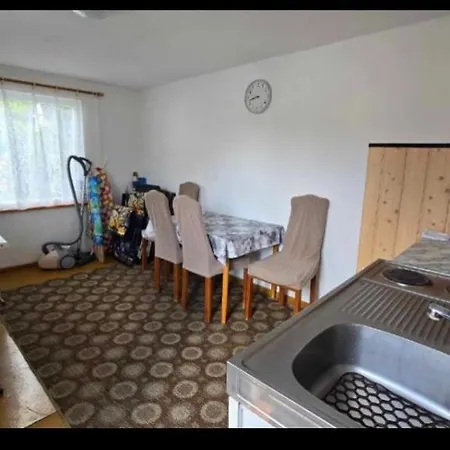 Akacja Z Lazienkami Apartament