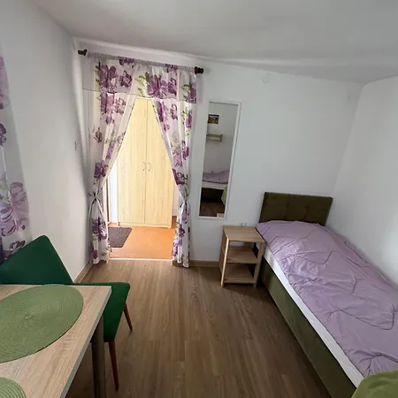 Akacja Z Lazienkami Appartamento